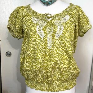 Excellent condition St Johns Bay lime green peasant top, Size L